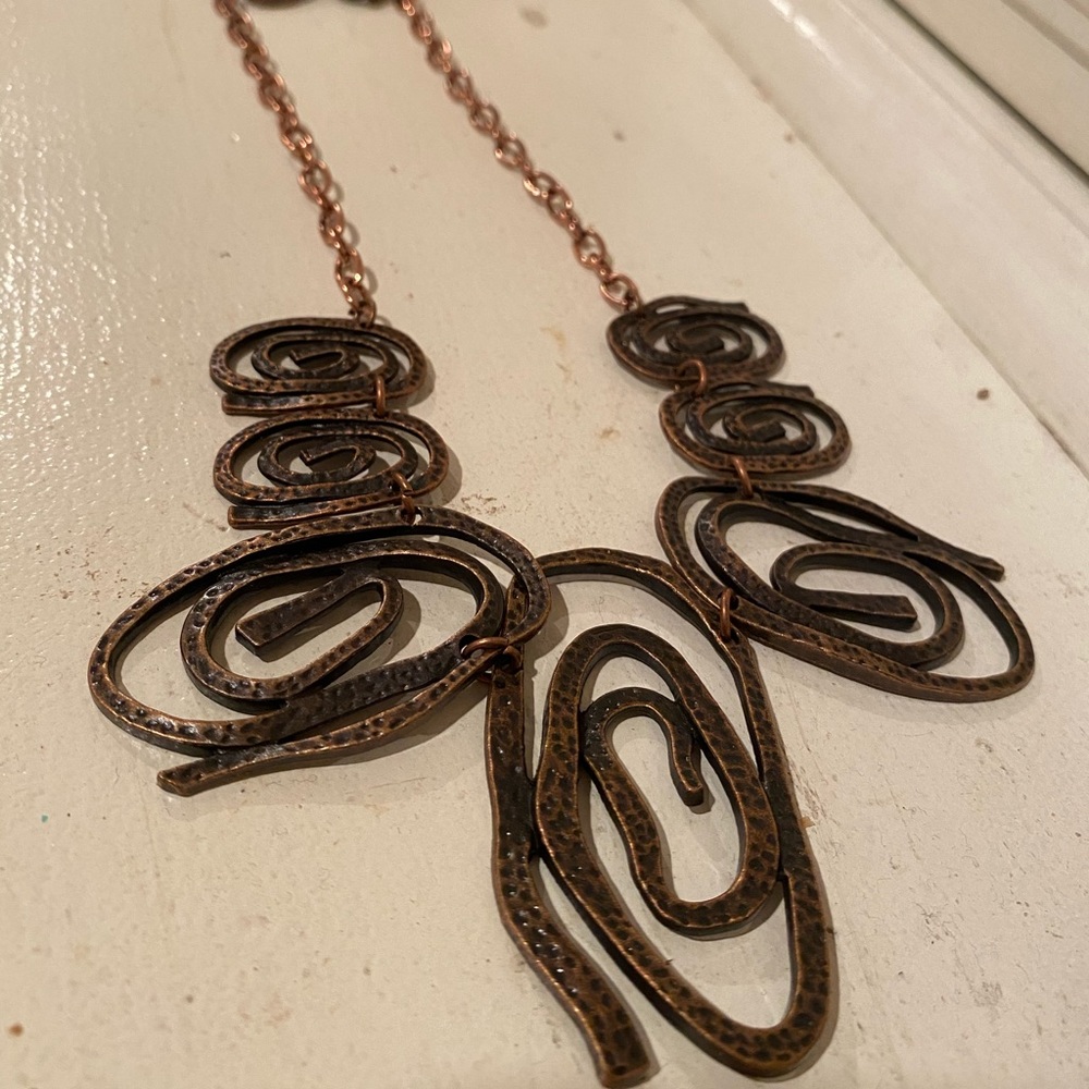 Paparazzi matching necklace and earring set